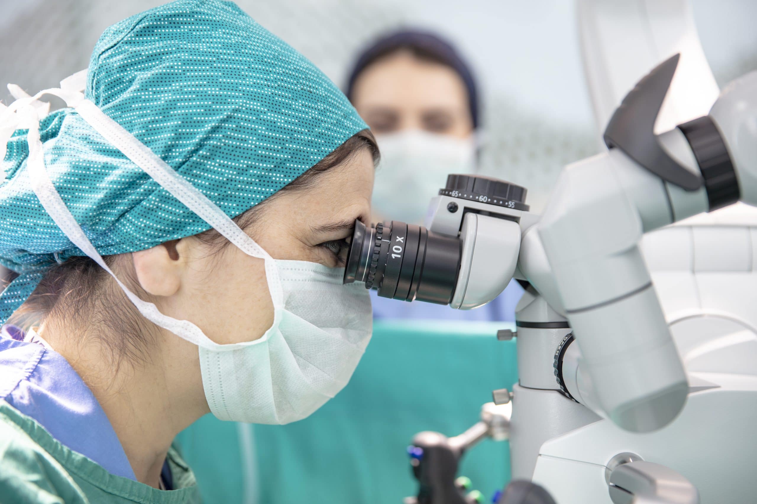 An experienced surgeon performs robotic excision surgery for endometriosis